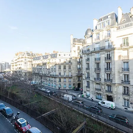 Charming Near Eiffel Tower Paris